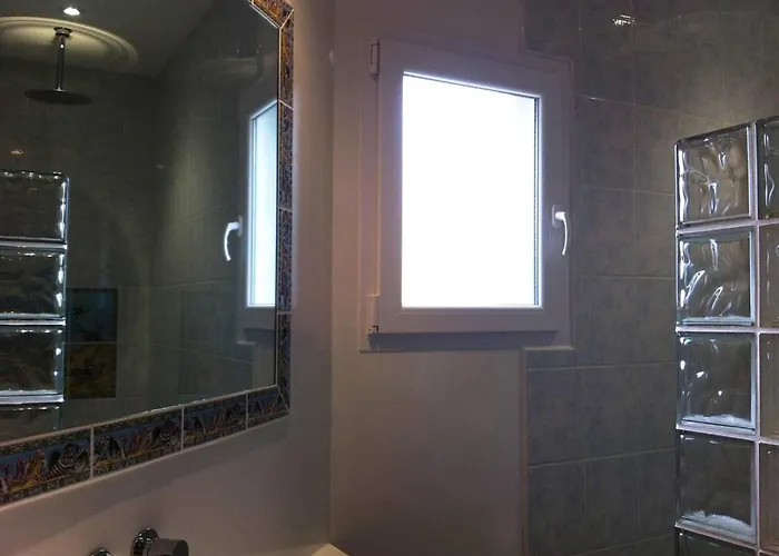 West Mountain View *