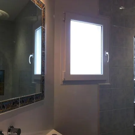 West Mountain View *